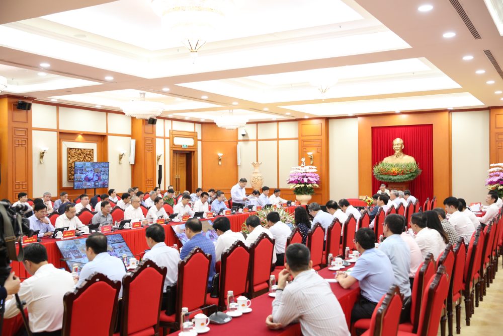 Toàn cảnh phiên họp của Thường trực Ban Chỉ đạo Trung ương về phát triển khoa học, công nghệ, đổi mới sáng tạo và chuyển đổi số. Ảnh: Nguyễn Hoàng