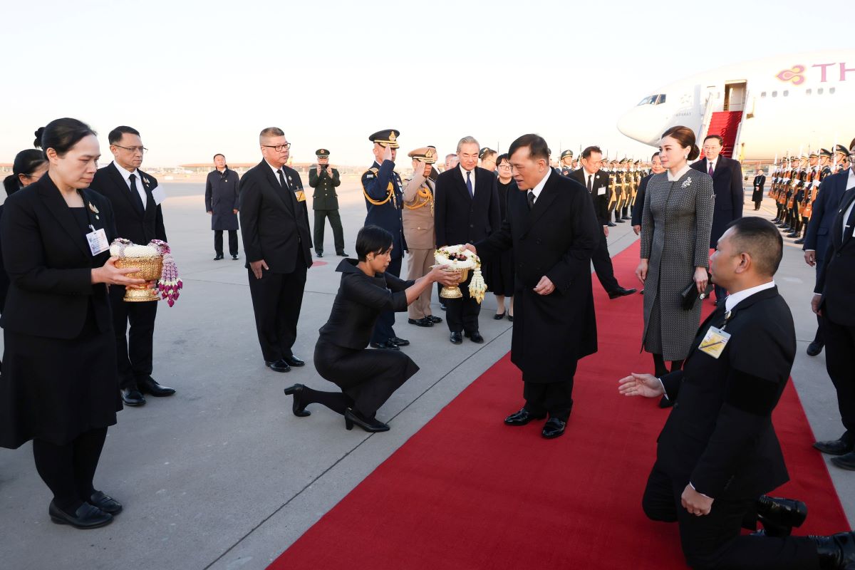 Lễ đón Nhà vua và Hoàng hậu Thái Lan tại sân bay ở Bắc Kinh, Trung Quốc, chiều 13.11.2025. Ảnh: Cục Quan hệ công chúng, Chính phủ Thái Lan