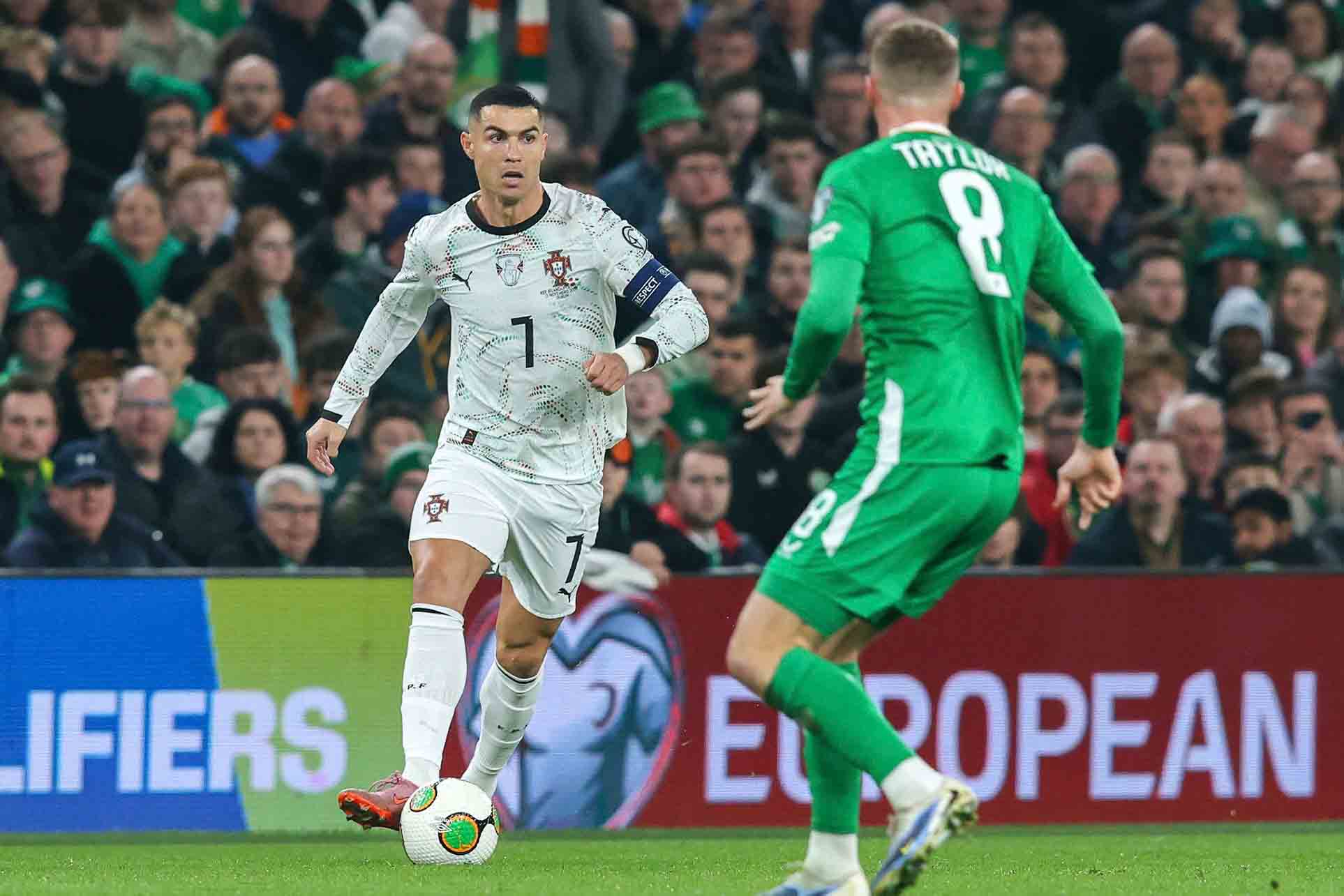 Ronaldo có trận đấu thảm họa trước Ireland trên sân khách tại vòng loại World Cup 2026 khu vực châu Âu. Ảnh: AFP