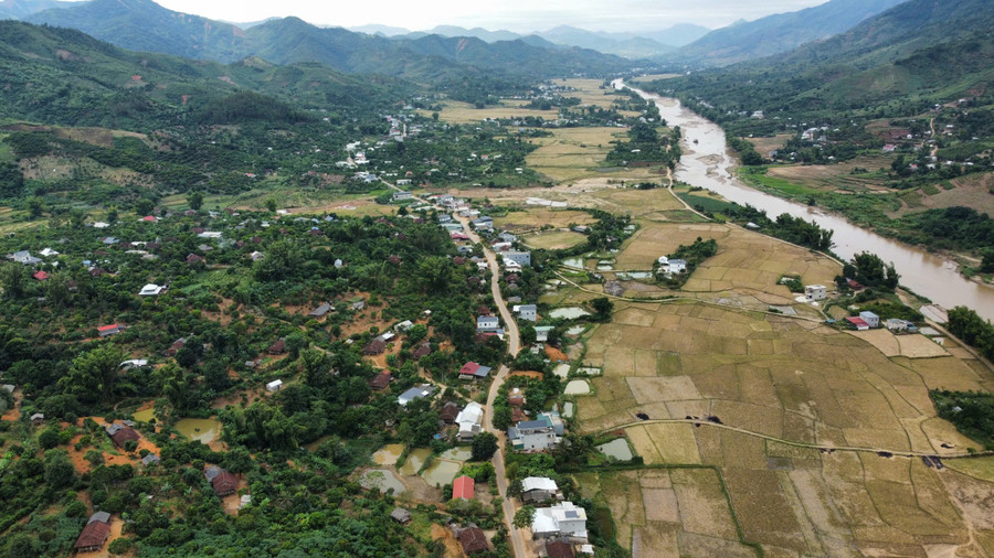 Diện mạo nông thôn mới xã Chiềng Sơ ngày càng phát triển.