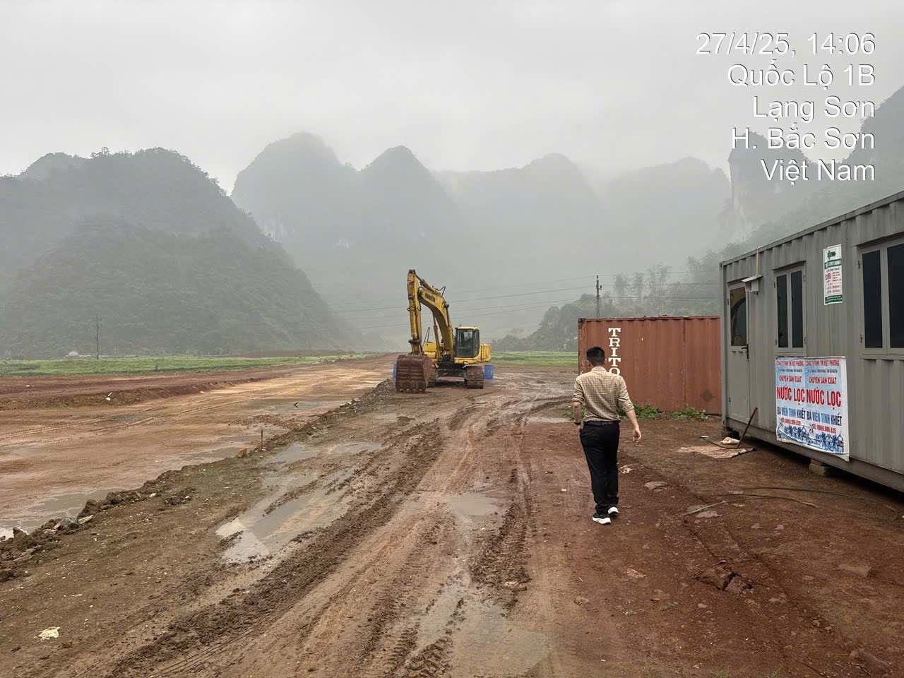 Anh Bằng trong chuyến khảo sát công trình tại Lạng Sơn. Ảnh: Nhân vật cung cấp