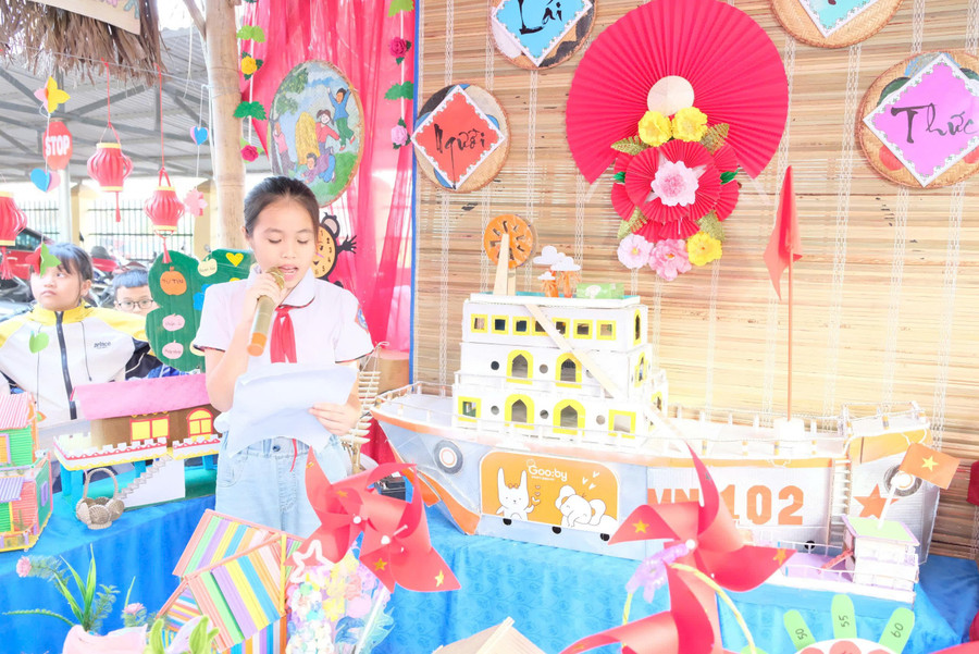 Học sinh nói về ước mơ, khát vọng qua sản phẩm mình thể hiện. z7226249327211-2df6645db0f48b3ec72cdb4def8c0a62.jpg