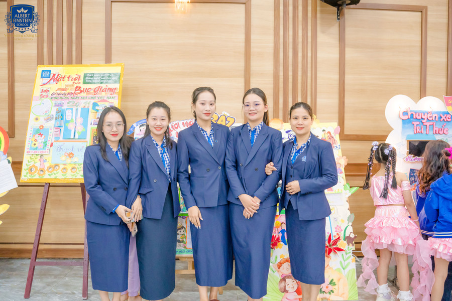 Sau mỗi tiết học là sự tâm huyết của đội ngũ giáo viên, những "người gieo hạt" đổi mới. dsc04950.jpg