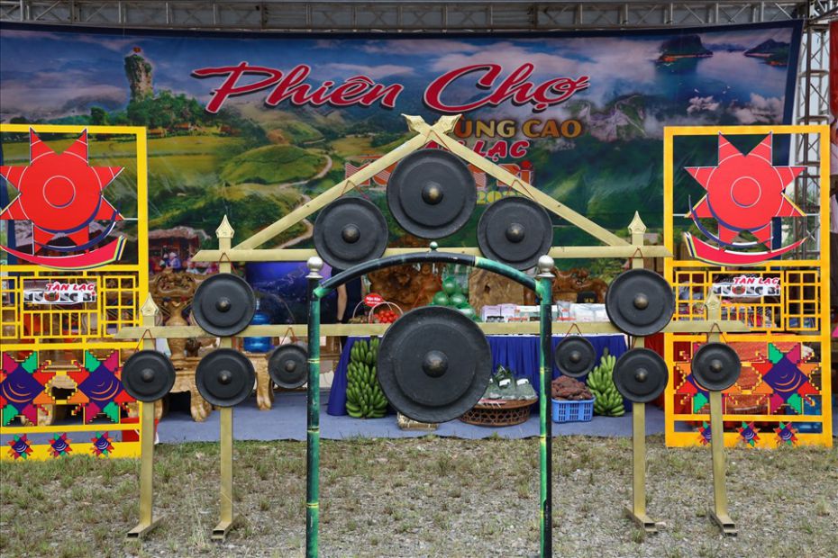 Cồng chiêng được xem là báu vật thiêng liêng của người Mường.  Ảnh: Thanh Tùng