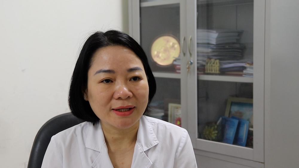 Bác sĩ Nguyễn Thị Huyến - Phó Trưởng khoa Khám bệnh, Bệnh viện Phổi Trung ương. Ảnh: Nguyễn Linh