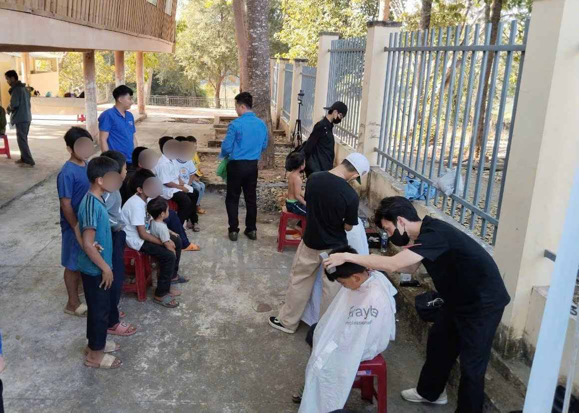 Trẻ em ở địa bàn xã Buôn Đôn đã và đang phát triển toàn diện về mặt thể chất. Ảnh: Bảo Lâm