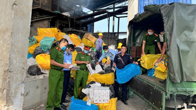 An Giang tiêu hủy hơn 256.000 bao thuốc lá nhập lậu