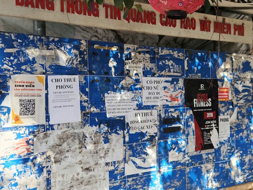 Bẩn nhếch nhác, mất mỹ quan đô thị. Ảnh: Minh Hạnh