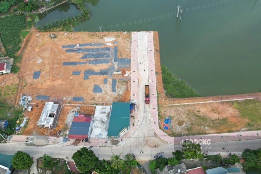 Khu tái định cư của đường liên vùng kéo dài đã hoàn thiện. Ảnh: Tô Công.