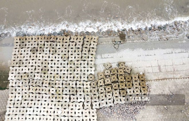 Cận cảnh kè biển ở Ninh Bình từng liên tiếp bị sóng đánh sập nhiều đoạn