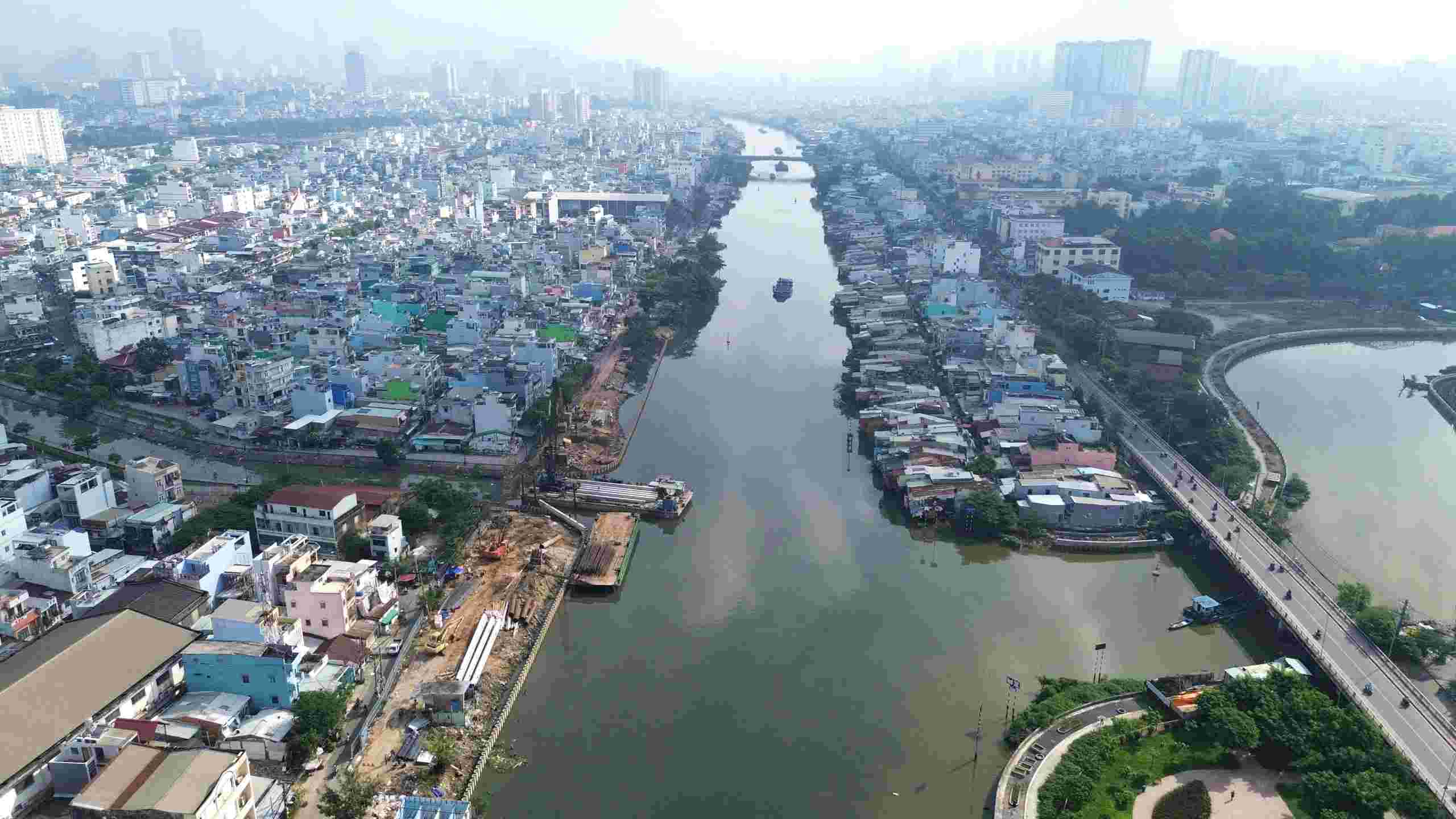 Dự án cải tạo bờ Bắc kênh Đôi sẽ hoàn thành năm 2027.  Ảnh: Anh Tú