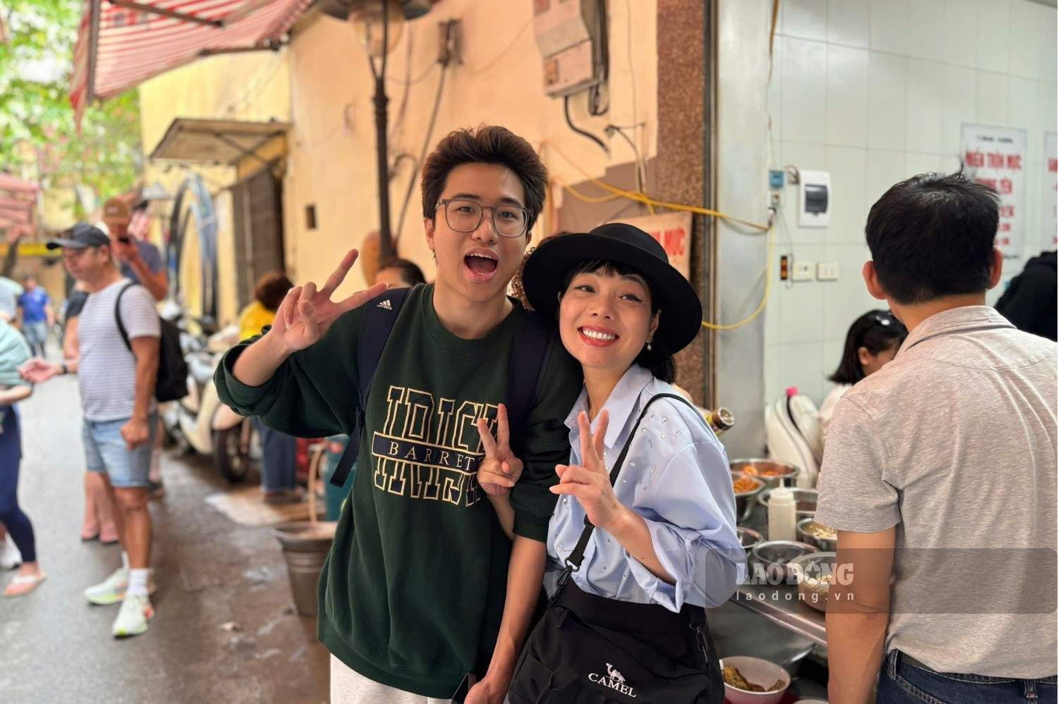 Quán là địa chỉ ăn uống quen thuộc của BTV Bạch Dương mỗi lần dạo quanh phố cổ. Ảnh: Nguyễn Đạt