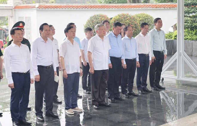 Nguyên lãnh đạo Đảng, Nhà nước dâng hương tại Di tích Ngã ba Đồng Lộc