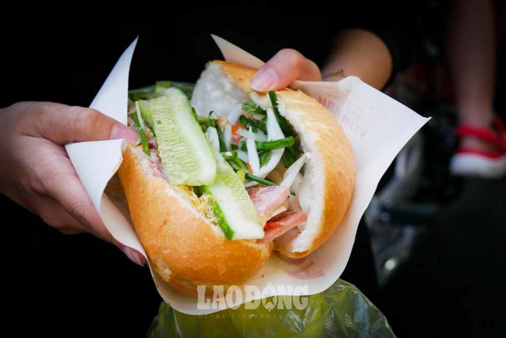Bánh mì góp phần đưa ẩm thực Việt Nam vươn tầm thế giới. Ảnh: Phan Anh