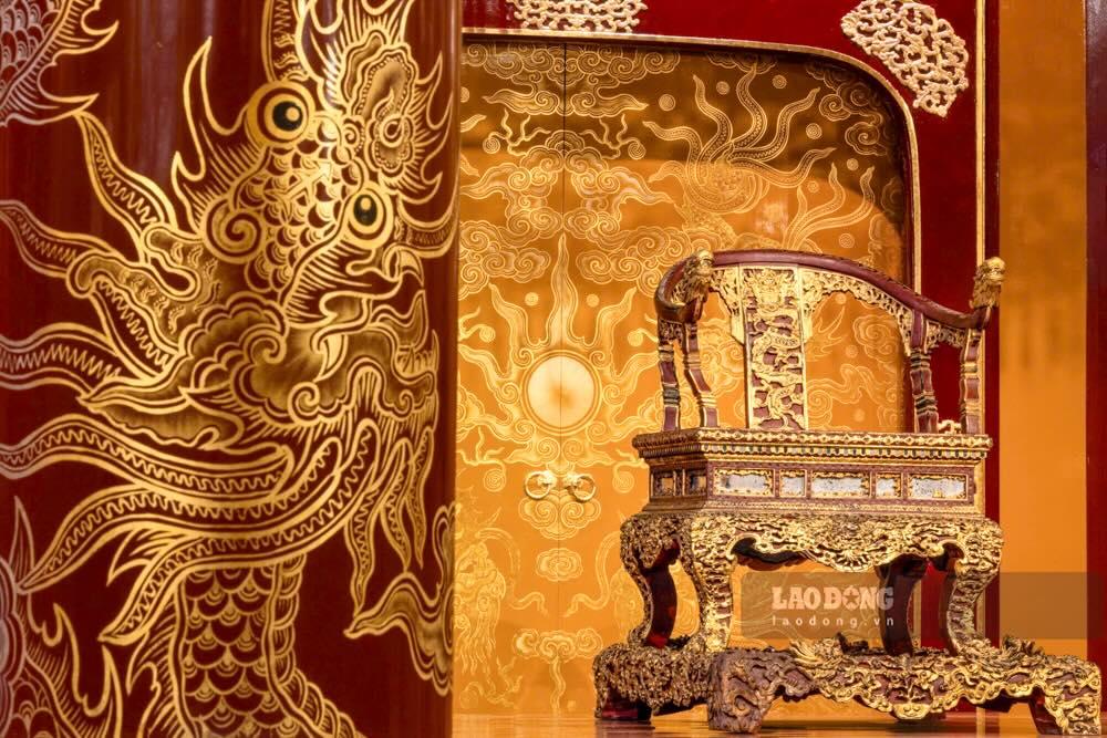 Ngai vua triều Nguyễn trước thời điểm bị xâm hại. Ảnh: Nguyễn Phong