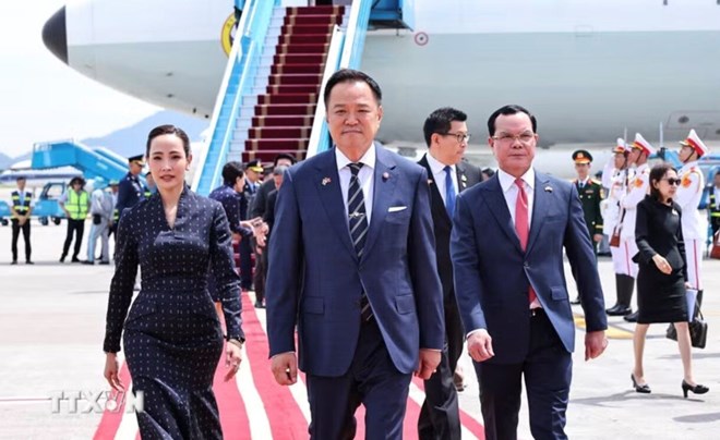 Thủ tướng Thái Lan bắt đầu thăm chính thức Việt Nam và dự Diễn đàn Tương lai ASEAN