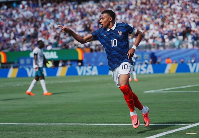 Mbappe phá kỉ lục ghi bàn của tuyển Pháp