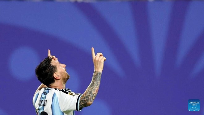 Messi khiến cả thế giới phải nhắc tên mình thêm một lần nữa