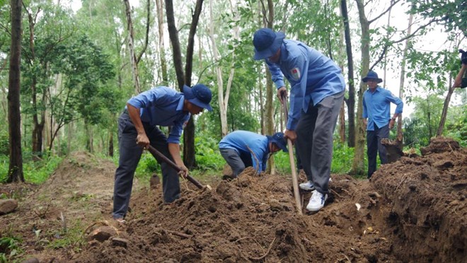 Những người lính băng rừng, vượt suối đi tìm đồng đội dưới lớp đất sâu