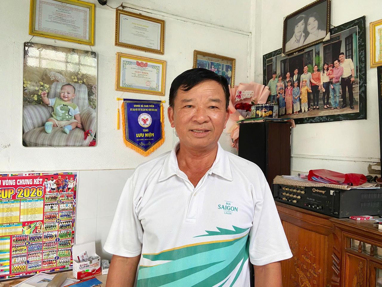 Ông Trương Đình Dự, Trưởng thôn Nghĩa Lộ cho biết, số hộ gắn bó với nghề làm nón đã giảm so với trước, chủ yếu do lớp trẻ không còn mặn mà với nghề.