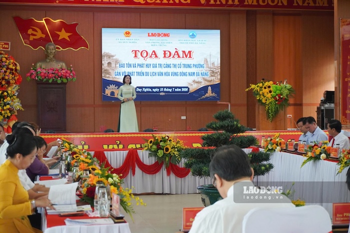 Các đại biểu tham dự khai mạc tọa đàm di sản Trung Phường sáng 15.7. Ảnh: Thanh Huyền
