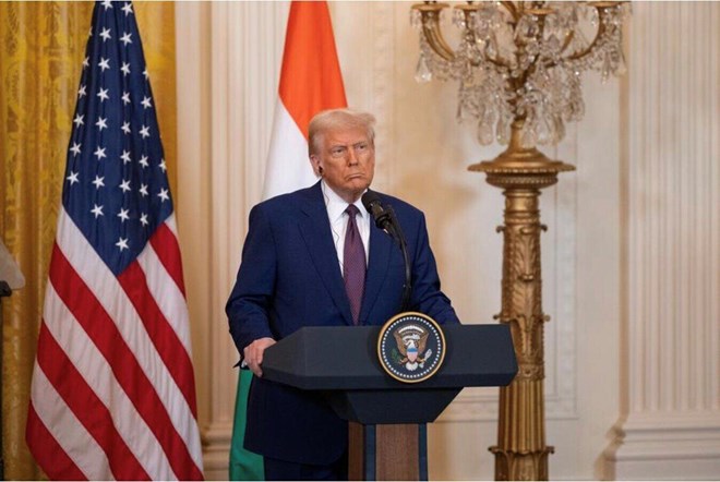 Ông Trump ký sắc lệnh áp thuế 50% với loạt hàng hóa từ Canada