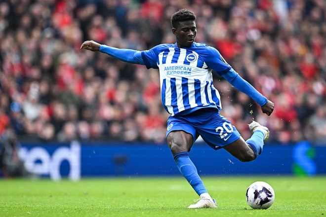 Baleba từ lâu đã được đồn đoán sẽ chuyển đến Man United.  Ảnh: AFP