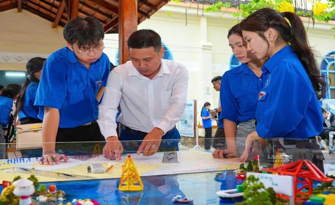Khơi thông nguồn nhân lực, mở đường cho Khánh Hòa phát triển
