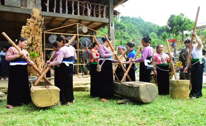 Nhạc cụ kể chuyện văn hóa bản Mường