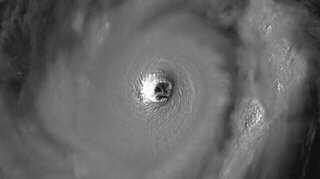 Ảnh vệ tinh ghi lại bão Lowell khi đạt cấp 5 vào ngày 4.9.2026. Ảnh: NOAA