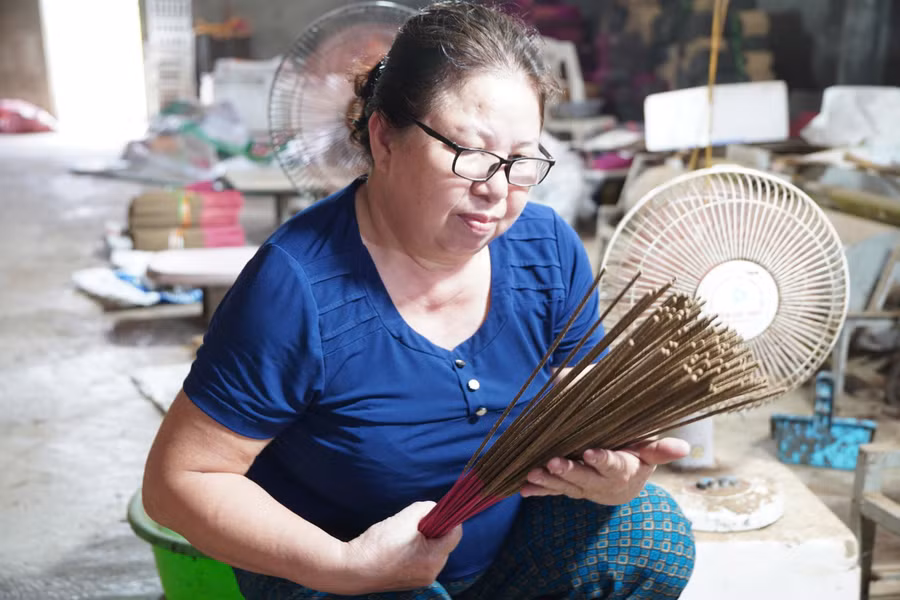 Hương bài đang trở thành sinh kế của nhiều gia đình ở xã Như Xuân. 1788914613928-3798785123140508366-3798785123140508366-7ce2f8e8ada899bf6ab1d74309ce0481.jpg