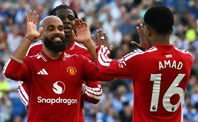 Man United chạy ít, sút nhiều và bài toán Carrick chưa có lời giải