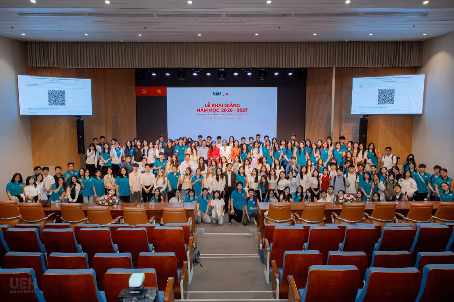 Lễ Khai giảng năm học 2026-2027 của Đại học Kinh tế TPHCM. Ảnh: UEH. 20260906001951-ueh-img-1788628791236.jpg