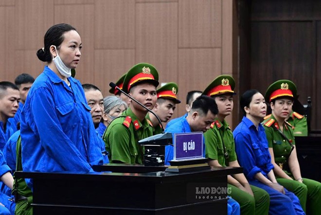 Lời khai việc bà trùm chạy bệnh án tâm thần rải tiền lót tay điều dưỡng