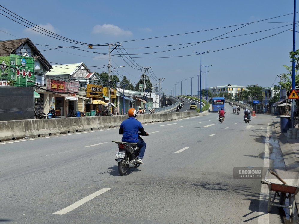 Cầu Tăng Long trên đường Lã Xuân Oai đã hoàn thành đưa vào khai thác.  Ảnh: Minh Quân