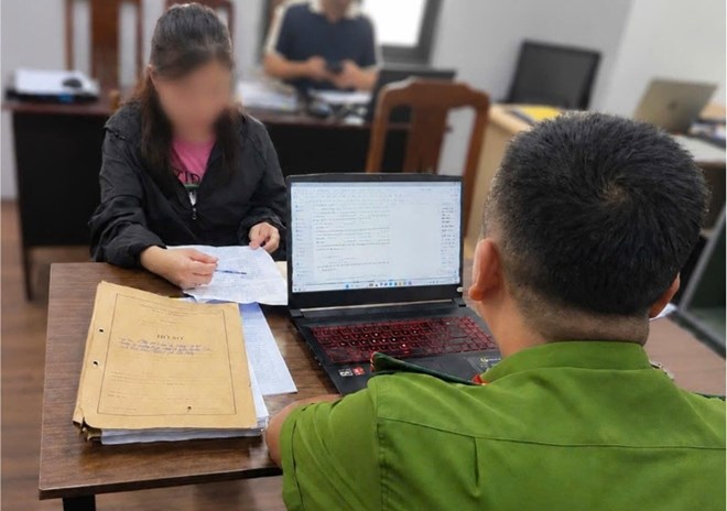 Xúc phạm giáo viên trên Facebook, người phụ nữ bị phạt 12,5 triệu đồng