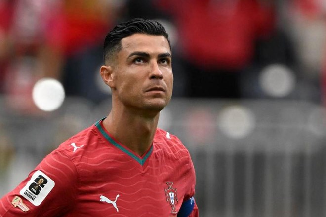 Ronaldo bị cựu danh thủ của Bồ Đào Nha chỉ trích