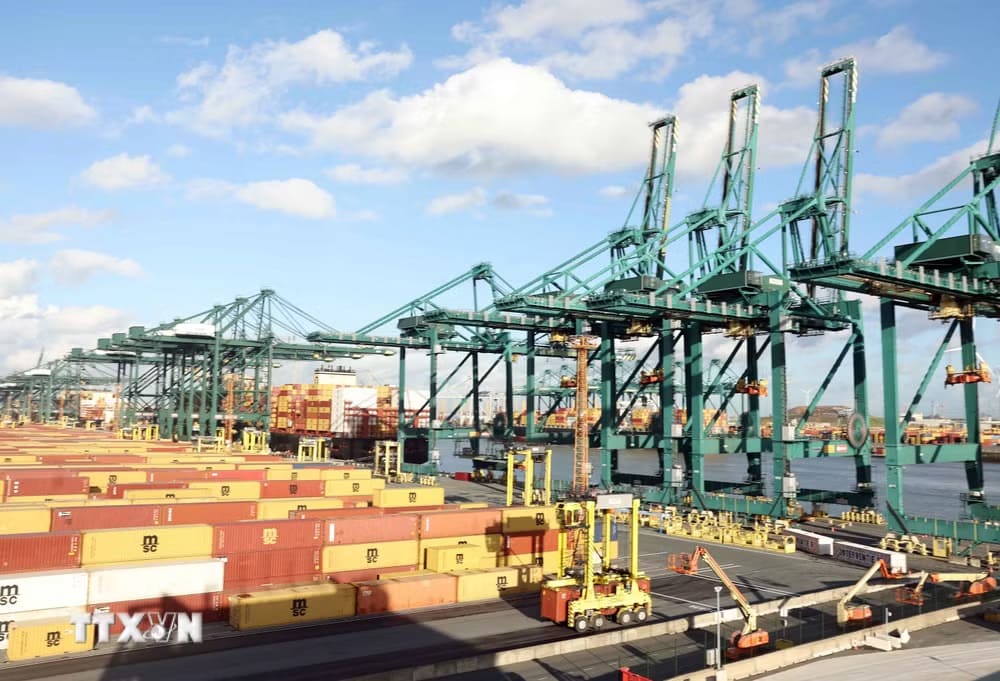 Cảng Antwerp - Bruges là cảng biển lớn thứ hai tại châu Âu. Ảnh: Thống Nhất/TTXVN
