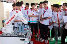 <a href="/van-de-hom-nay" title="Vấn đề hôm nay" rel="dofollow">Vấn đề hôm nay</a>