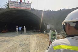 <a href="/tin-tuc" title="Tin tức" rel="dofollow">Tin tức</a>