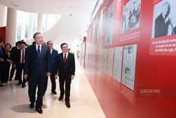 <a href="/tin-tuc" title="Tin tức" rel="dofollow">Tin tức</a>