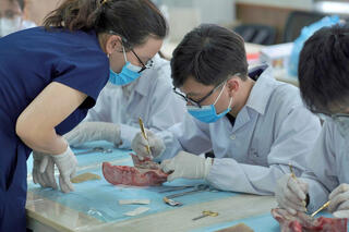<a href="/van-de-hom-nay" title="Vấn đề hôm nay" rel="dofollow">Vấn đề hôm nay</a>