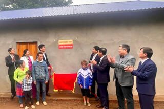 <a href="/phat-trien-ben-vung" title="Phát triển bền vững" rel="dofollow">Phát triển bền vững</a>