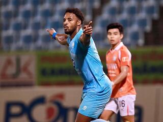 Tiền đạo Xuân Son quyết tâm cống hiến cho tuyển Việt Nam