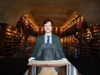 Cổ vật thất lạc còn dính mồ hôi của Napoleon được đưa ra trưng bày