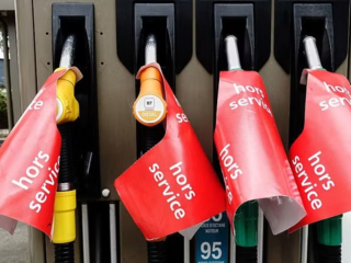 Pháp đang đối mặt với tình trạng thiếu nhiên liệu nghiêm trọng