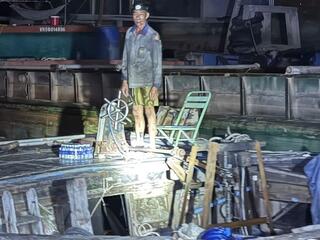 Công an Vĩnh Long xử lý 8 phương tiện tàng trữ cát trái phép