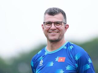 Huấn luyện viên Cristiano Roland chắp cánh ước mơ cho U17 Việt Nam