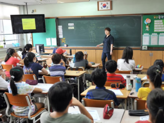 Hàn Quốc mở lớp dạy cách làm lớp trưởng