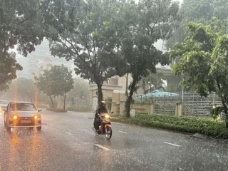 Dự báo thời tiết ngày 11/5: Bắc Bộ mưa dông, Nam Bộ ngày nắng nóng